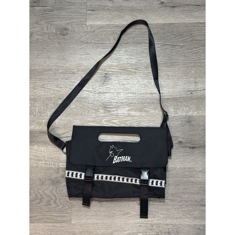 Batman Crossbody Nylon Bag Purse Adjustable Strap DC Comics Messenger Style Flap